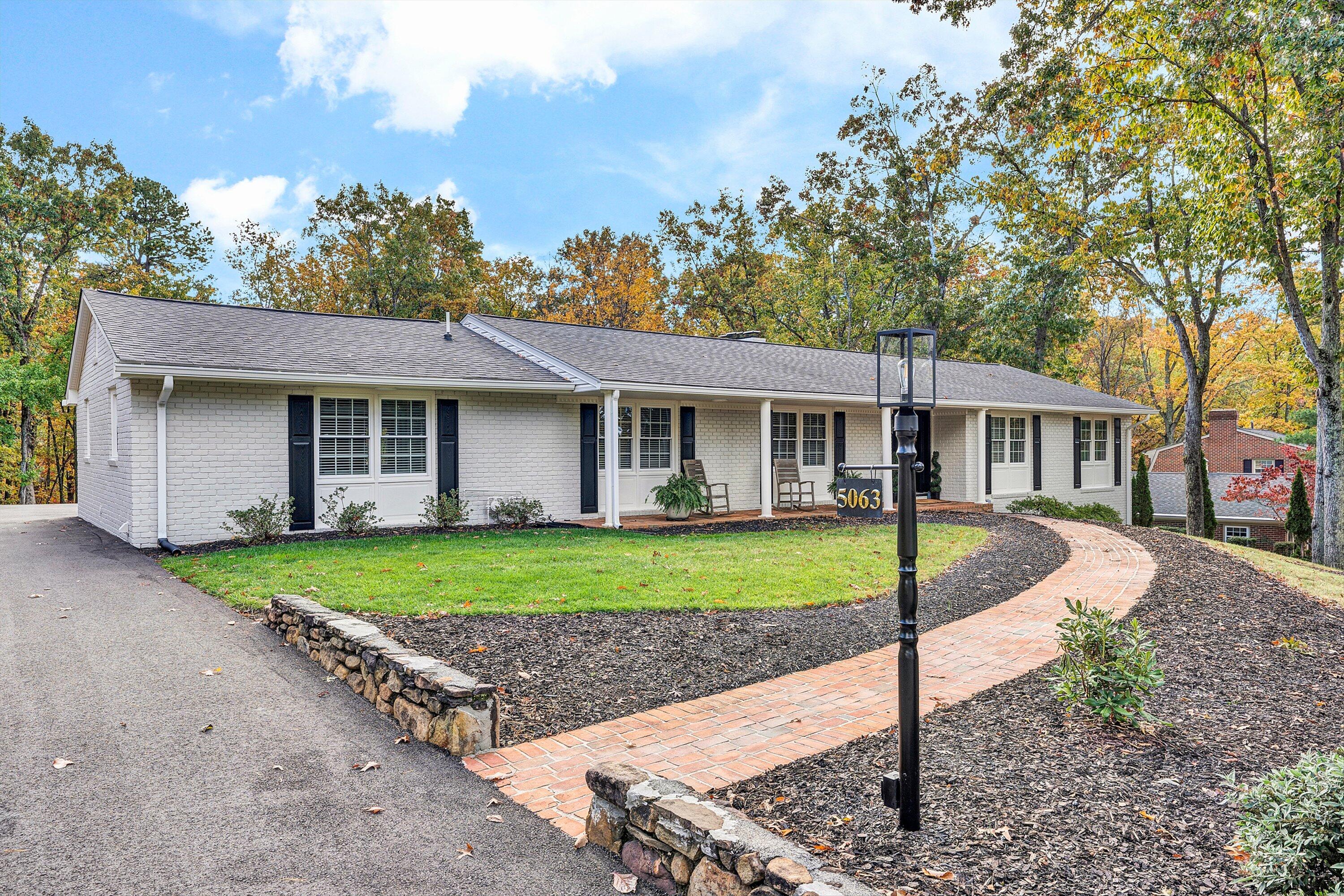 Image 1: 01-SGP-07035