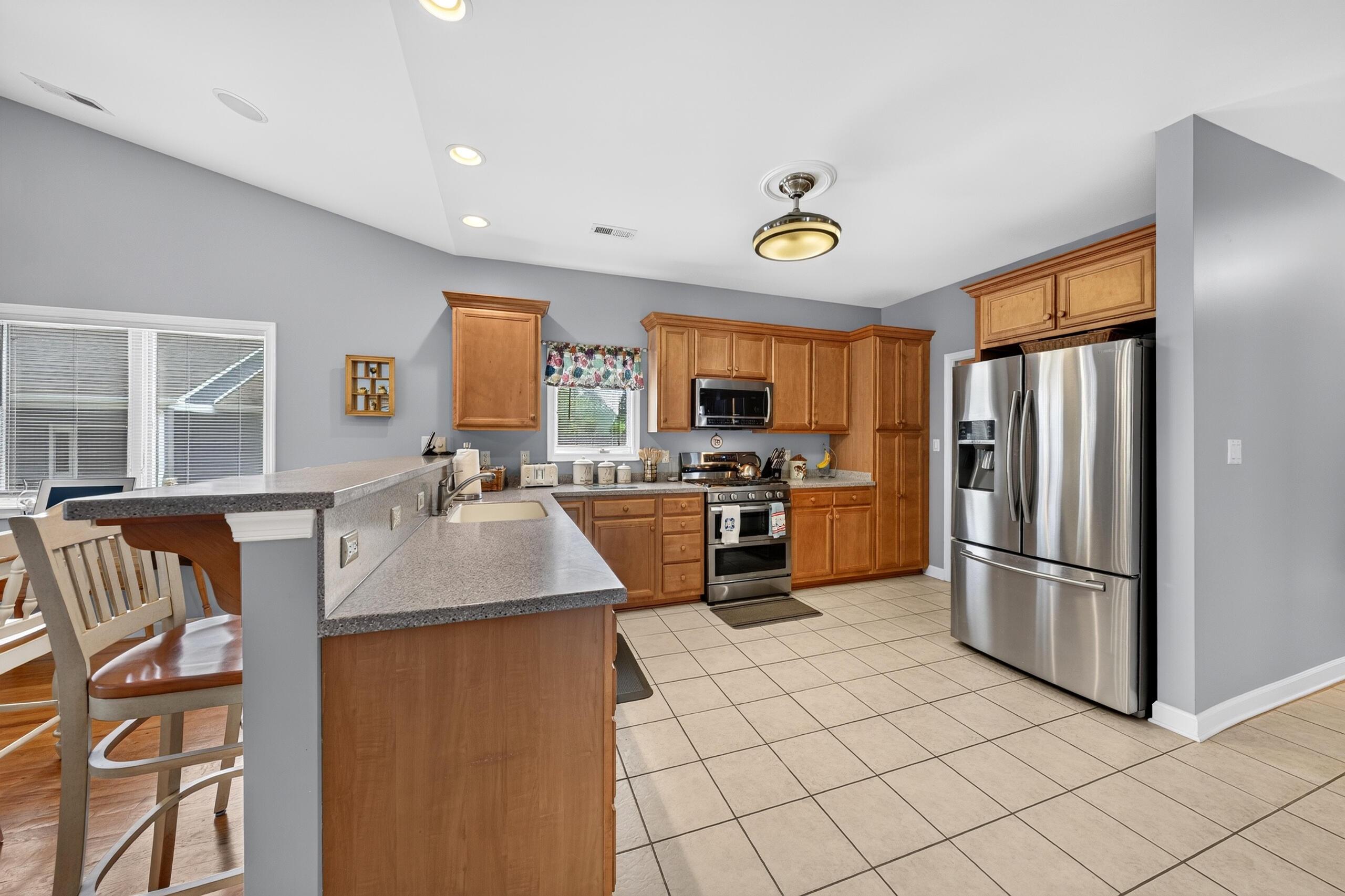 Image 3: Kitchen