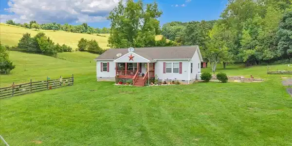 211 Wild Grass LN