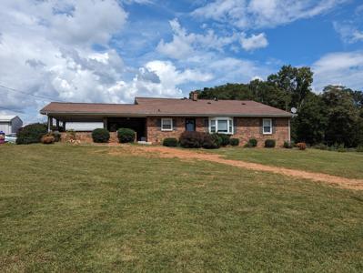1715 Ball Park RD