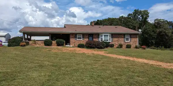 1715 Ball Park RD