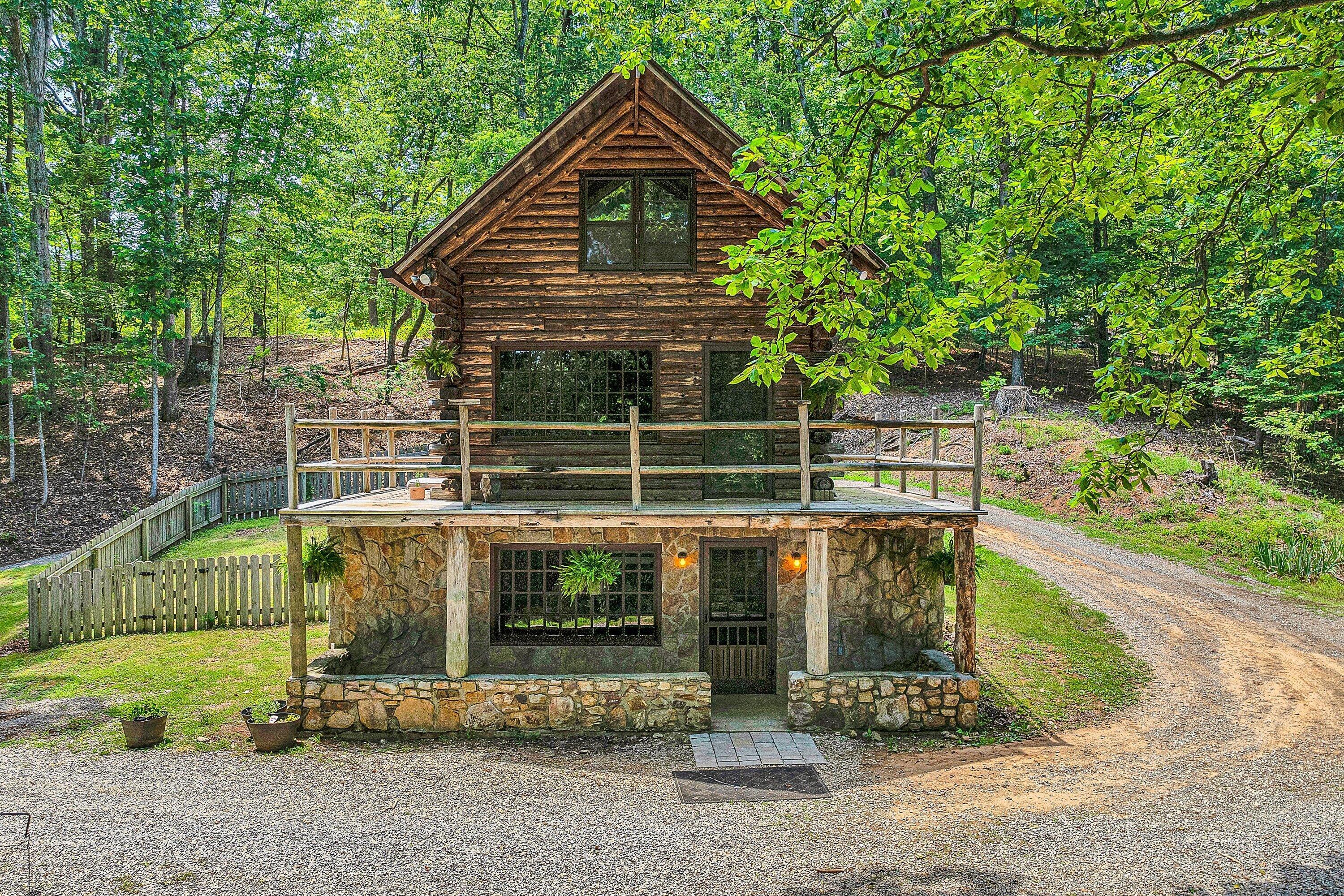 Image 1: Front of house