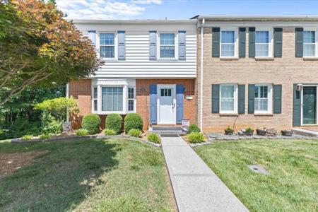 4522 Andover CT