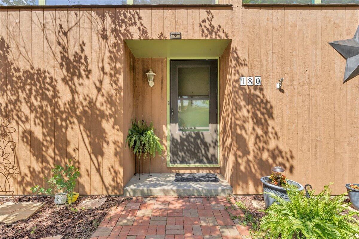 Image 2: Contemporay home in Daleville