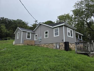 6827 Blacksburg RD