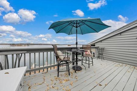 93 Peninsula Point DR