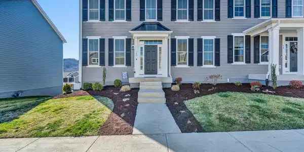 62 Boxwood LN