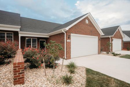 176 Villa Oak CIR