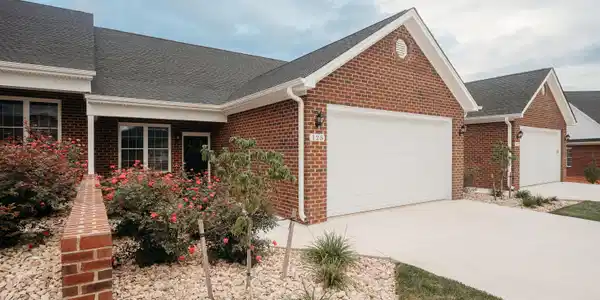 176 Villa Oak CIR