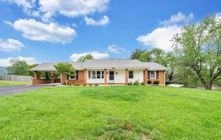4015 Mockingbird Hill RD