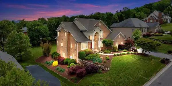 415 Stoneledge DR