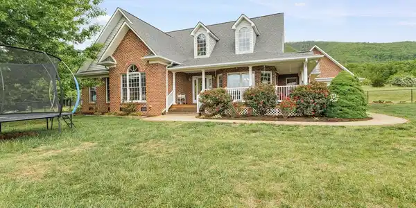 218 Cahas LN