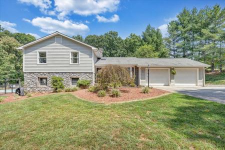 54 Farm View RD