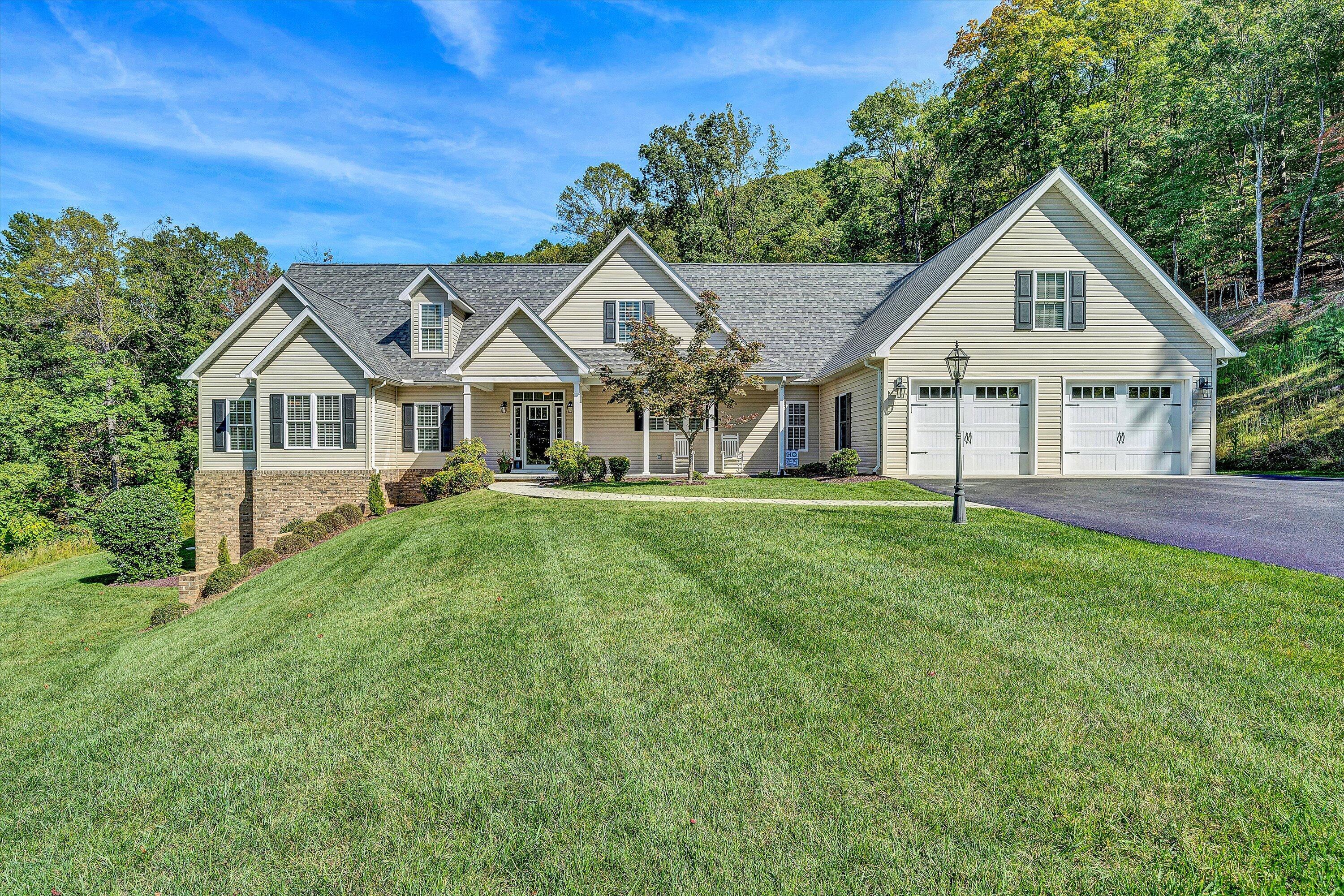 Image 1: 01-VM-09651