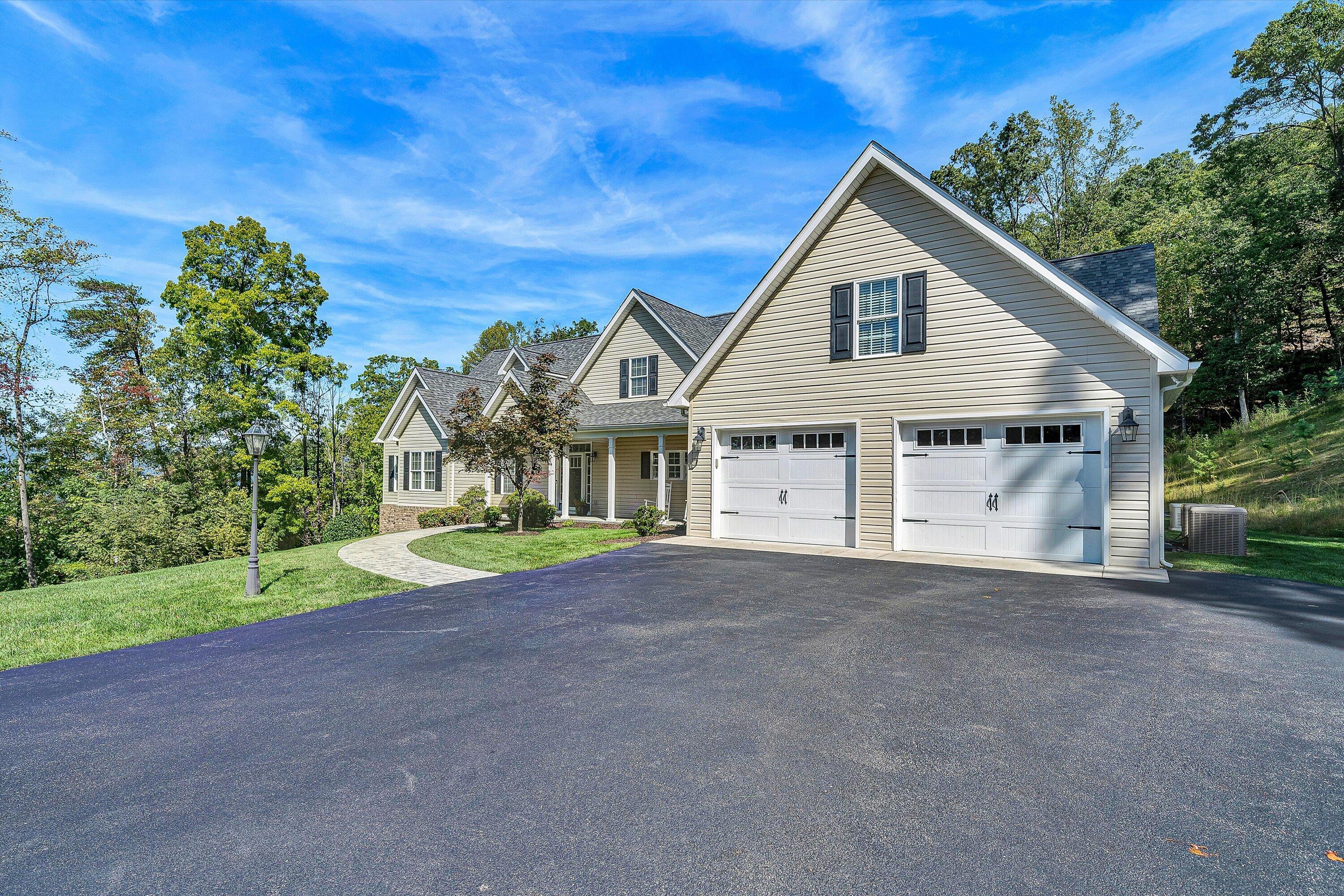 Image 2: 02-VM-09646