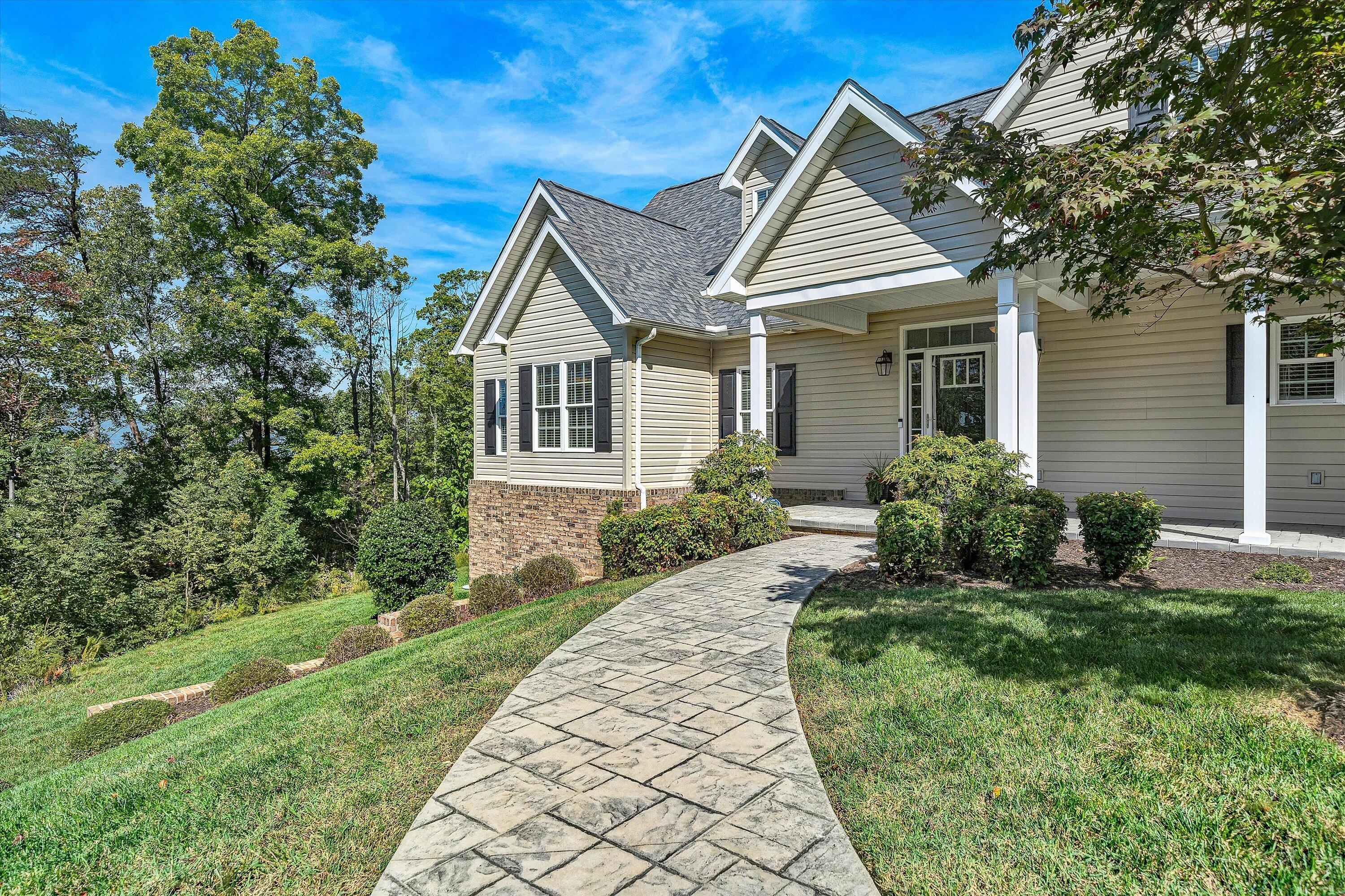 Image 3: 03-VM-09656