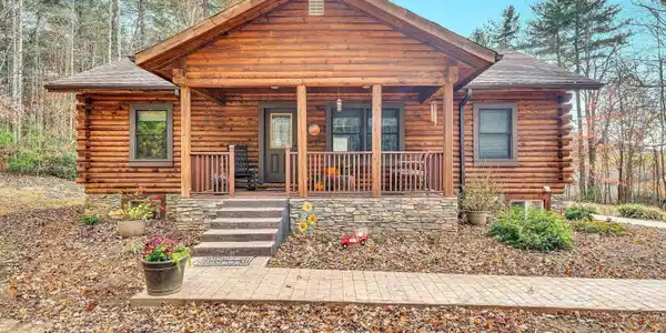 106 MEADOW RIDGE DR