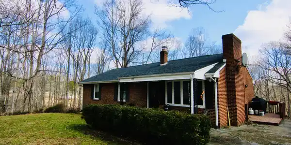 108 Maple Ridge CT