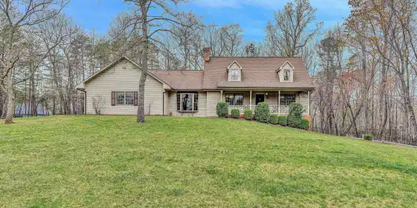 523 Stonebridge DR