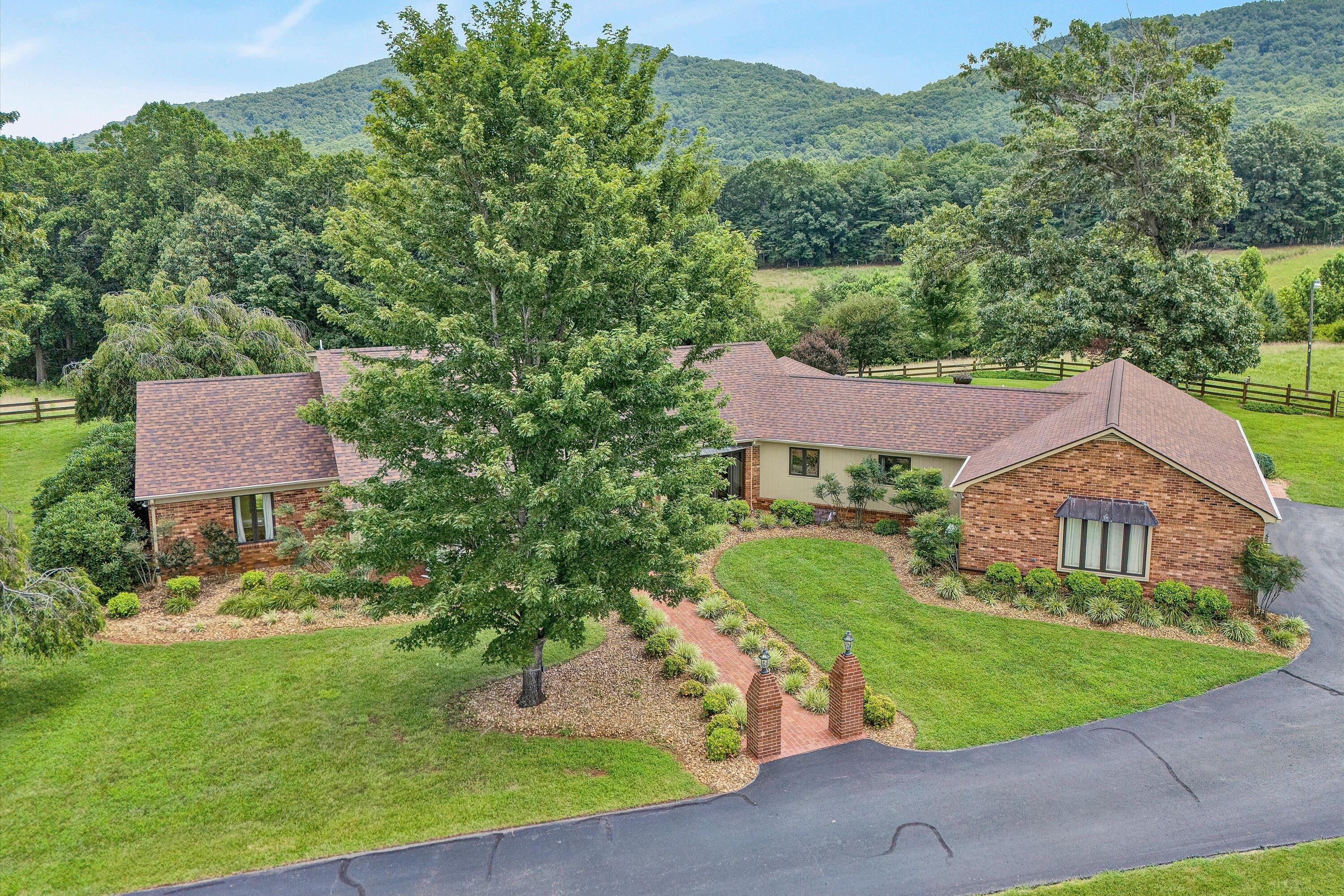 Image 1: 270 Parkside Lane