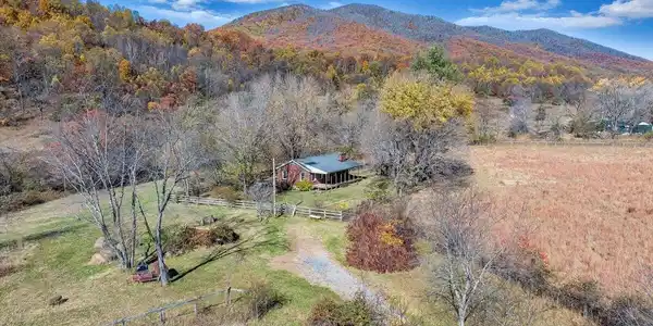 1001 RICHIE FARM LN