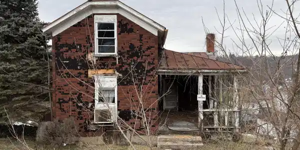 820 Girard AVE