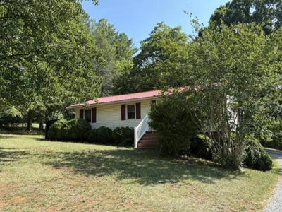 1135 Taylor Mountain RD