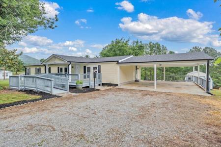 104 Fresh Meadow LN