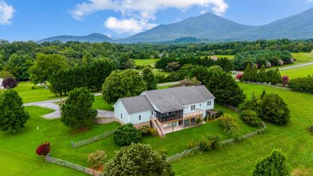 1213 Toms View DR