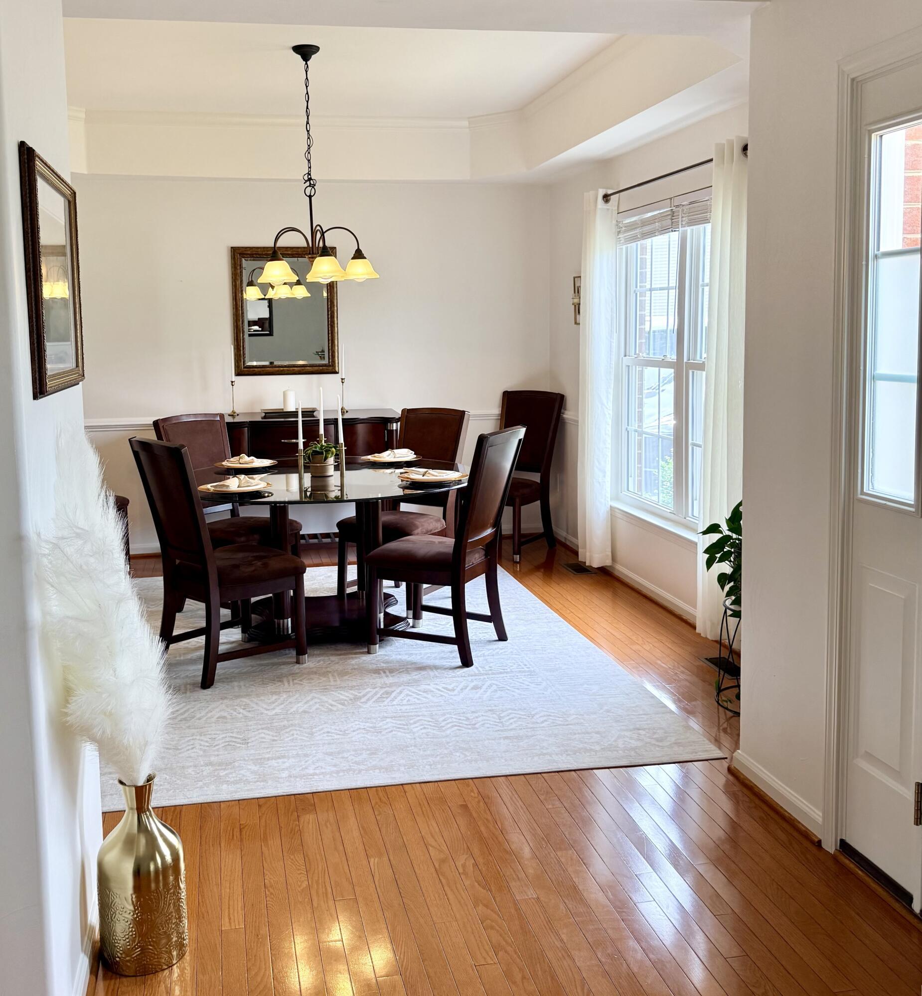 Image 4: Formal Dining Room