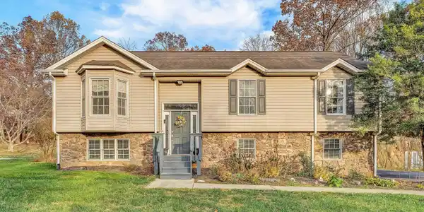 826 Coyner Springs RD