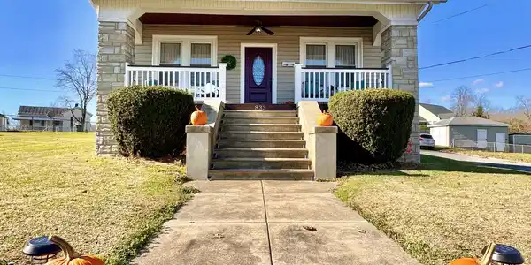 833 Jefferson AVE