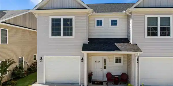229 Louise LN