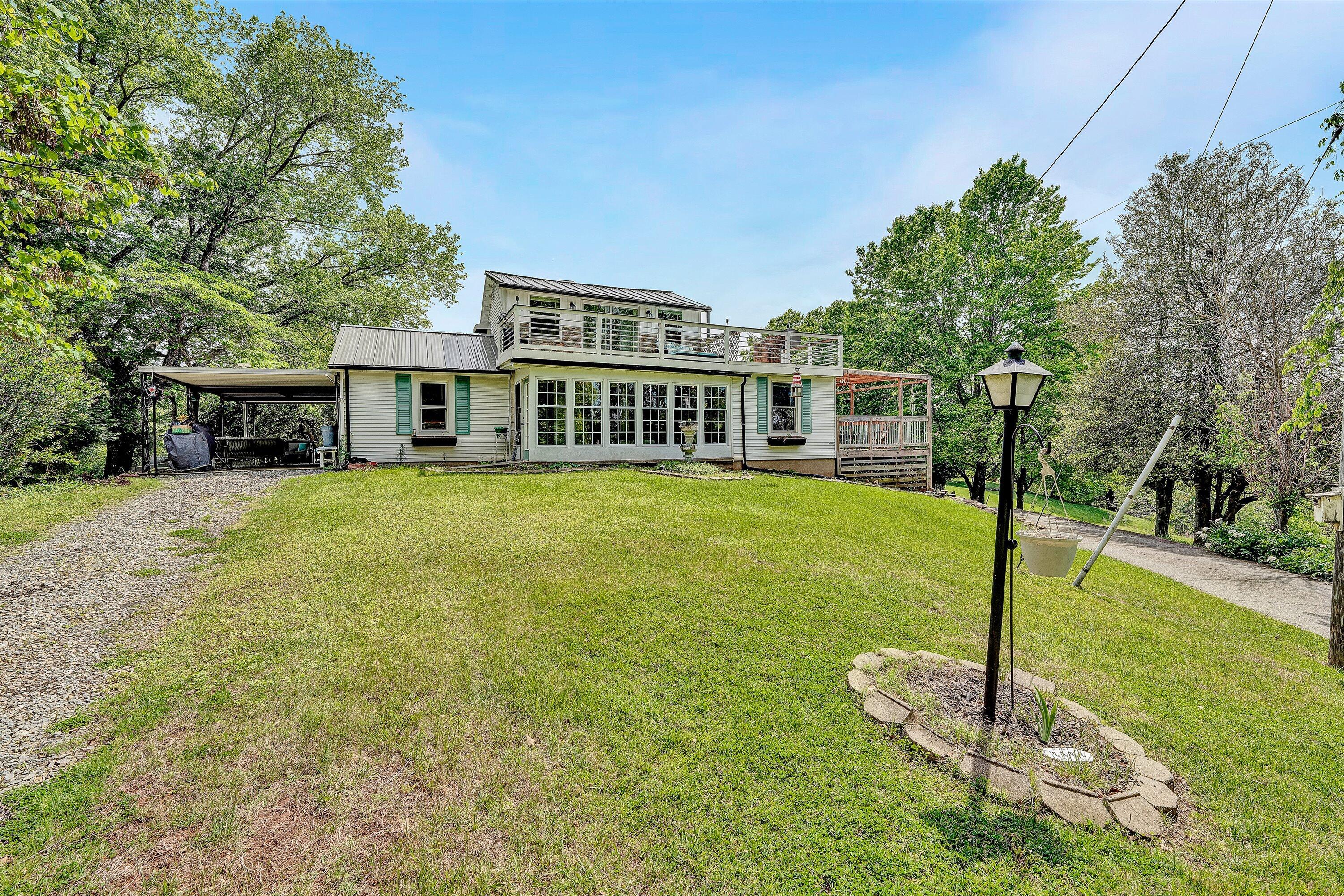 Image 1: 3913 Saul Ln  Roanoke, Va. 24014