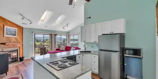 150 Sailors Cove DR
