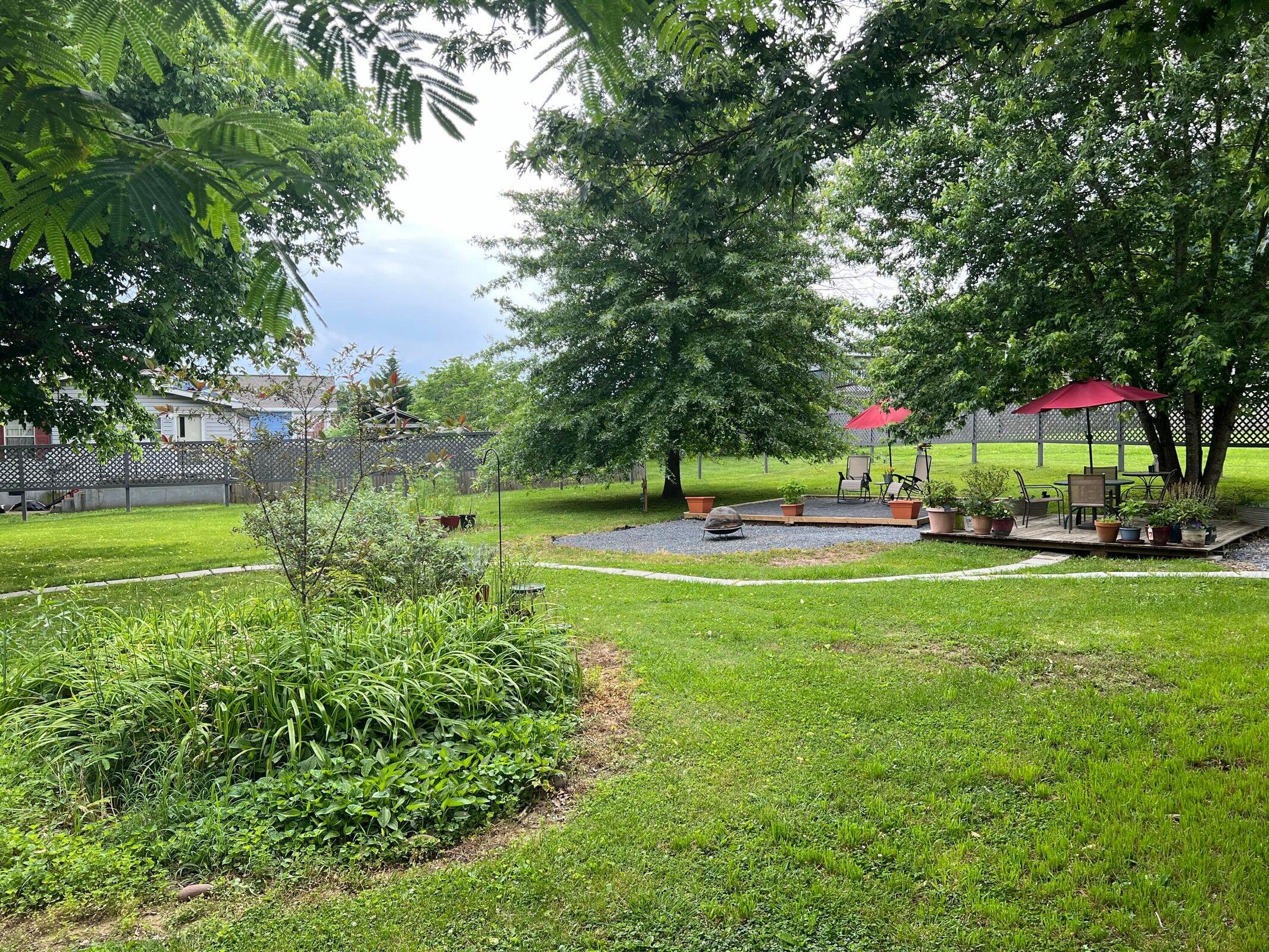 Image 2: 2 702 Anderson St