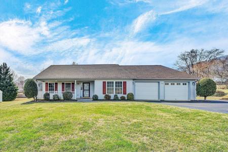 6008 Farmhouse LN