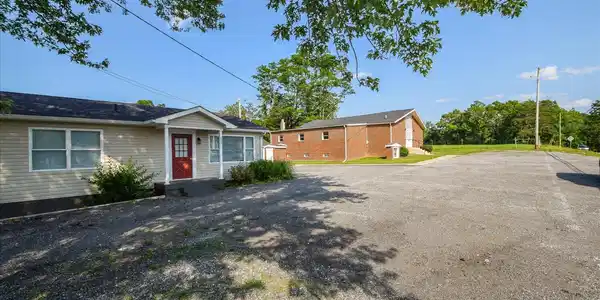 2104 Old Fincastle RD