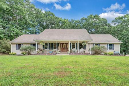 945 Claybanks DR