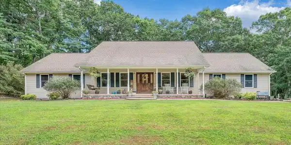 945 Claybanks DR