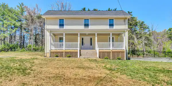 319 Trinity RD