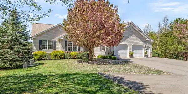 2609 Country Club RD