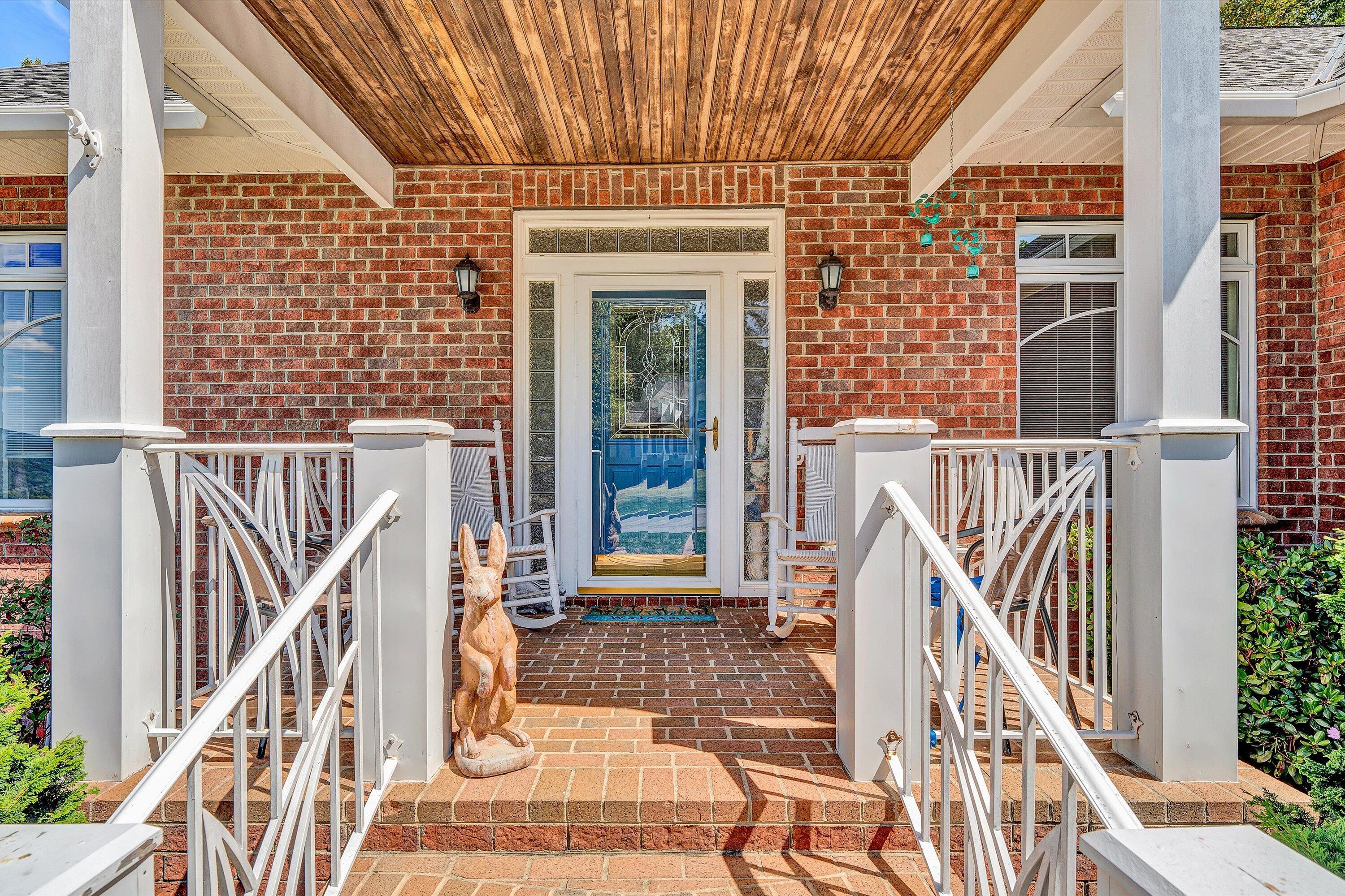 Image 4: Covered front porch