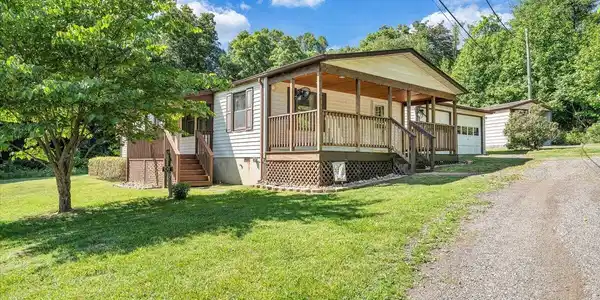 109 Meador LN