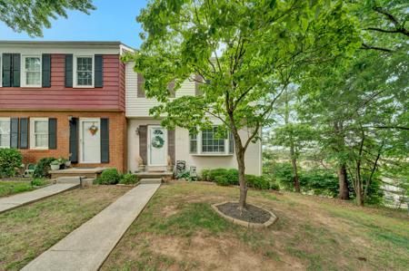 4624 Dyer CT