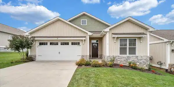 39 Ventura CT