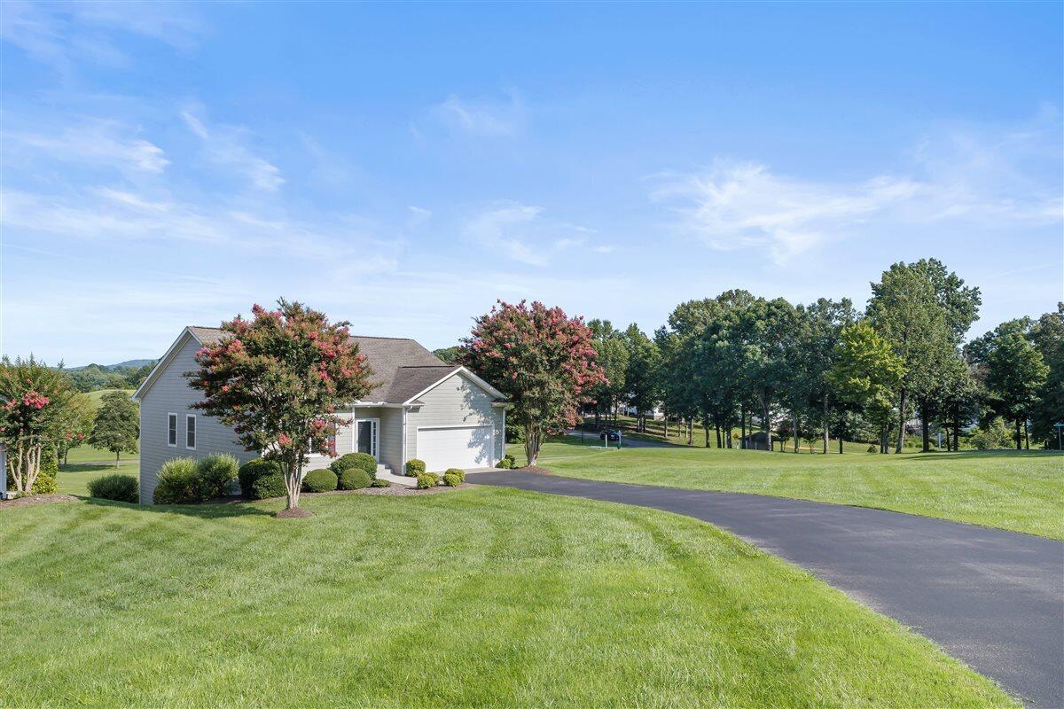 Image 2: 02-1222 8th Fairway Ln-2