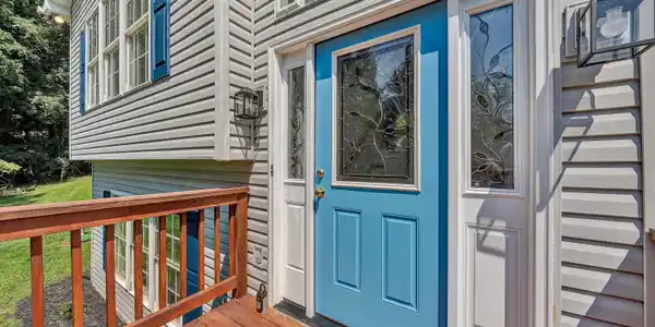 Image 3: 03-Welcome Home