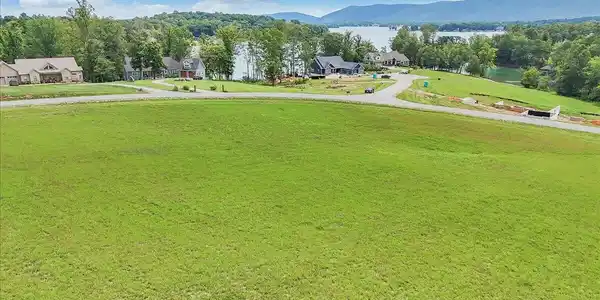 Lot 44 Congressional WAY