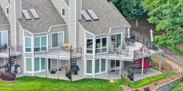 1230 Nature LN